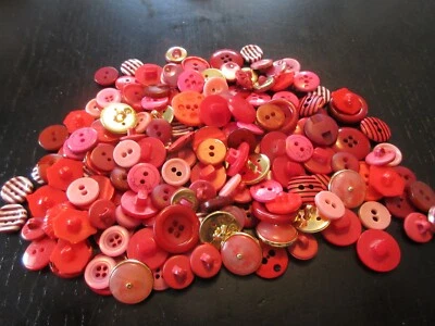 150 kleine rote Knöpfe Mischung Nähen Basteln siehe Bild A57 - Bild 1 von 3