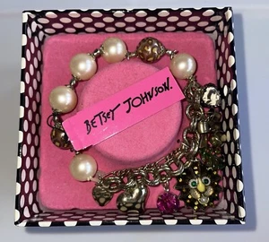 Betsey Johnson Bracelet with Lion Head and Various Crystal Charms - Picture 1 of 6