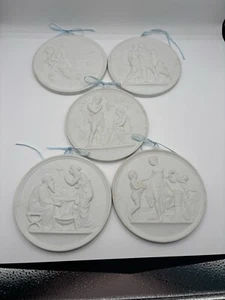 Set di 5 Bing & Grondahl Copenhagen bianco bisquit targhe da parete 5,75" diametro - Foto 1 di 13