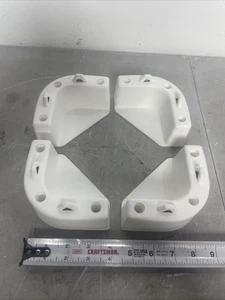 White Plastic Cooler Mounting Kit for Boats - Keeps Cooler Secured in Place - Foto 1 di 1