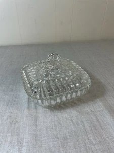 Plato de baratija de caramelo de vidrio cuadrado Anchor Hocking tapa enrollada trébol transparente de colección - Imagen 1 de 4
