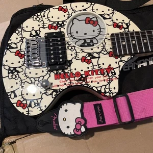 Guitarra Eléctrica Fernandes ZO3HK Hello Kitty, Limpia y Ajustada, Incluye Correa - Imagen 1 de 7