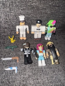 Robolox Figures Action Toy Lot 6 Varied Figures & accessories - Bild 1 von 8