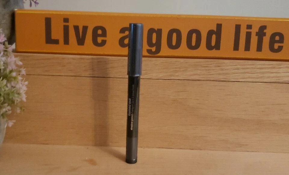 COVERGIRL Flamed Out Shadow Pencil .08 oz. 300 SILVER FLAME  - Image 1 of 1