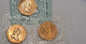 3 Sealed Lincoln, Washington &  Johnson Presidential Bronze Medal Coin - MFT - Picture 1 of 17