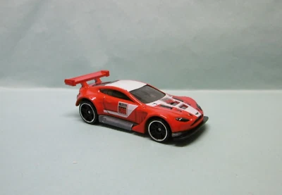 Hot Wheels - ASTON MARTIN VANTAGE GT3 - 2018 Pack de 10 loose 1/64 - Photo 1/2