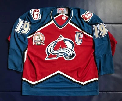 Joe Sakic ~ Camiseta Autografiada Colorado Avalanche CCM ~ Parche 2001 ~ Certificado BAS Foto 1 de 4