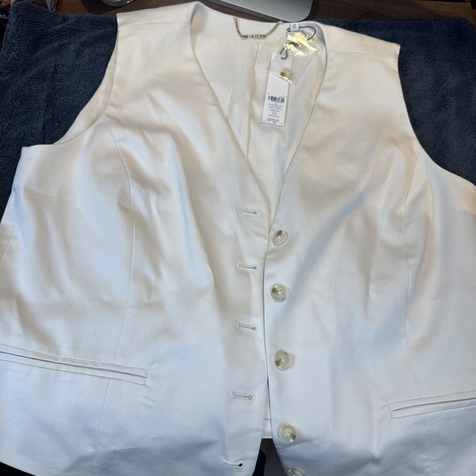 NWT CHICO'S Sateen Shirt Vest Jacket English Cream Size 1.5 (10) - Image 1 of 2