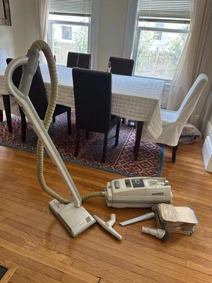 Electrolux Epic Series 6500 SR Vacuum Cleaner With Attachments and Bags - Image 1 of 3