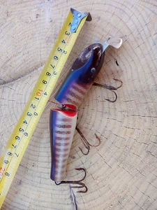VINTAGE LUCKY STRIKE CANADA JOINTED PIKIE WOODEN MUSKY FISHING LURE - Picture 1 of 4