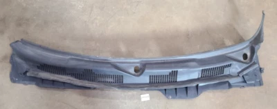 *损坏* 原始设备制造商 2009 - 2018 年道奇 RAM 1500 前挡风玻璃 Wiper Cowl 格栅面板 — 第 1/4 张图片