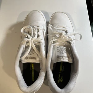 Size 10.5 - Reebok Classic Renaissance Wide White W - Picture 1 of 7