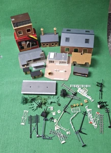 Joblot of Hornby Railway Trackside Buildings Accessories - FOR SPARES/PARTS #65 - Foto 1 di 8