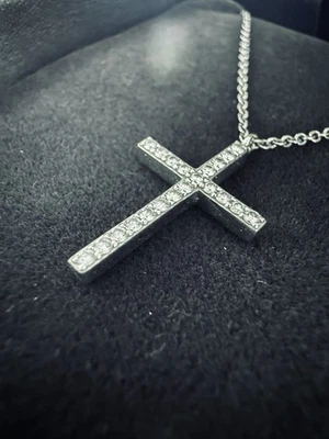 "Collar colgante de diamantes con cruz Metro de oro blanco de 18 k Tiffany & Co. 16""" Foto 1 de 4