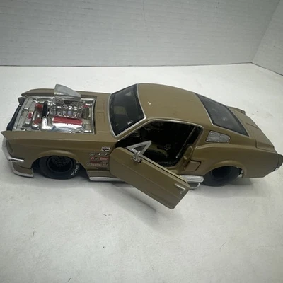 МАСШТАБ 1/24 MAISTO CLASSIC 1967 FORD MUSTANG GT ЗОЛОТОЙ PRO RODZ STREET ЛИТОЙ АВТОМОБИЛЬ - Изображение 1 из 4
