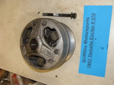1993 年 YAMAHA EXCITER 2 II 570 EX570 oem 主离合器 带螺栓 cvt 扭矩 82M00 — 第 1/4 张图片