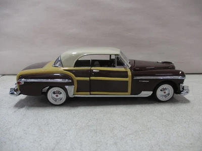 Franklin Mint 1950 Chrysler Town & Country 1/43 - Image 1 of 4