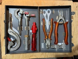 Juego de herramientas de colocación para revestimiento de cable Neumeyer o cable de eje de acero Kücke - Imagen 1 de 5