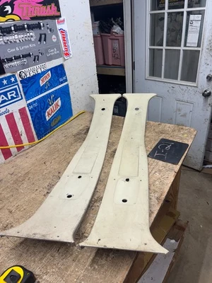 OEM 1973-1991 Chevy GMC Suburban Crew Cab White B Pillar Headliner Interior Trim - Image 1 of 4