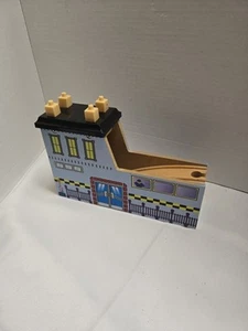 Imaginarium Thomas Wooden Railways Heli-Pad Airport Track Ramp Replacement - Picture 1 of 3