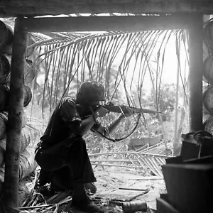WW2 WWII Photo World War Two / US Marines Landing Bougainville Nov. 1943 USMC - Picture 1 of 1