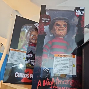 FREDDY KRUEGER NIGHTMARE ON ELM STREET 15" INCH MEGA SCALE TALKING FIGURE MEZCO - Picture 1 of 3