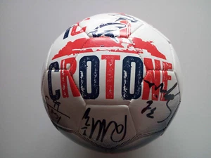 Crotone pallone autografato Zenga, Cordaz Trotta Budimir e altri giocatori - Foto 1 di 12