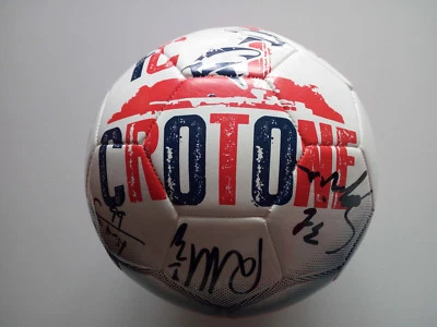Crotone pallone autografato Zenga, Cordaz Trotta Budimir e altri giocatori - Immagine 1 di 4