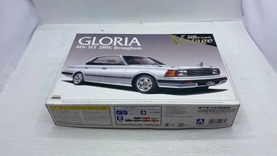 AOS002834 Aoshima Nissan Gloria 4Dr 280E Brougham 1/24 kit di montaggio  - Immagine 1 di 3