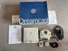 Sega Dreamcast Console - VA1 - HKT-3030 PAL Boxed with controller and VMU