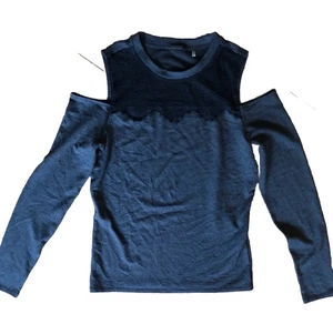 Suéter ELIE TAHARI Gris Profundo Tejido Suave Top Negro Encaje Superior Hombro Frío XS - Imagen 1 de 9