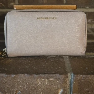 Michael Kors Jet Set große flache Multifunktion Handytasche weiches rosa Leder - Bild 1 von 6
