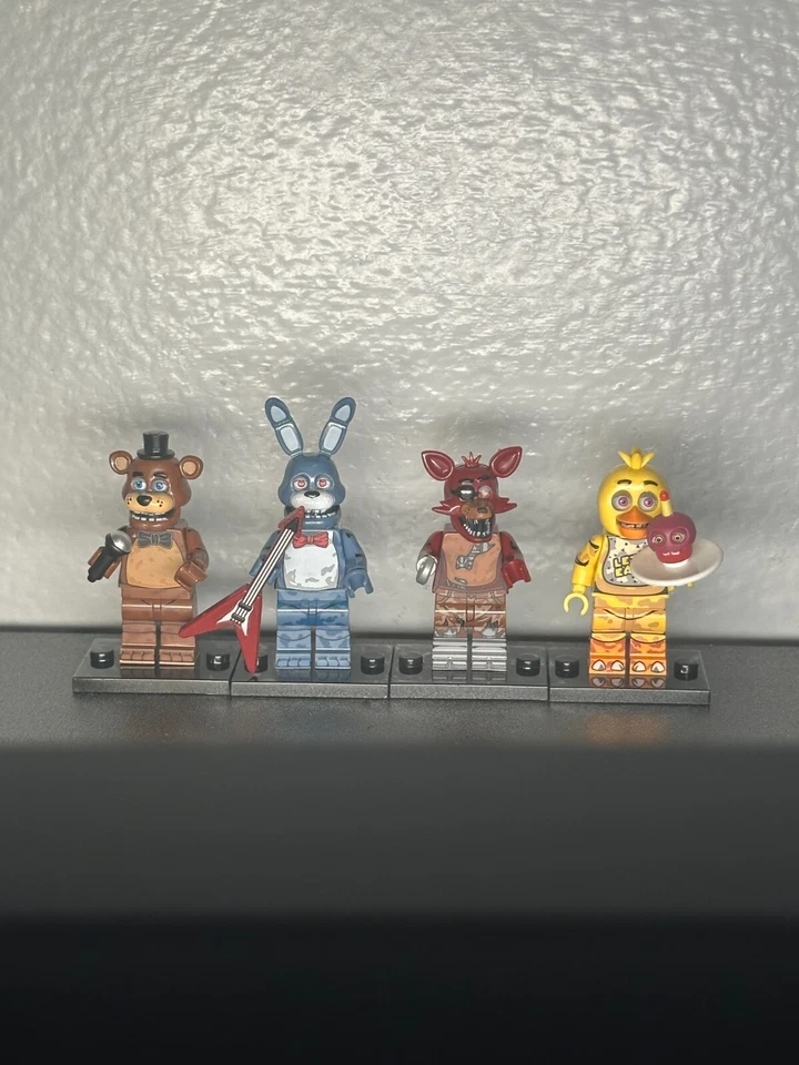 Five Nights At Freddies GENERIC BRICK MOC FIGURES FULL SET - Image 1 of 1
