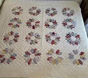 Vintage Feedsack Cotton Muslin Handmade & Quilted DRESDEN PLATE 76”x70” Quilt - Picture 1 of 6