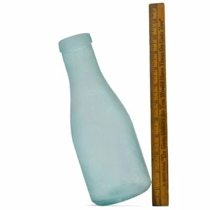 Vintage/Antike MUNDGEBLASENE MILCHFLASCHE sehr grob & ungewöhnlich AQUAGLAS mit verzierter Lippe - Bild 1 von 12