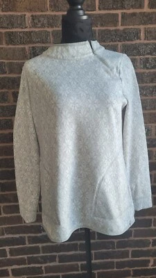 Suéter para mujer T by Talbots gris y blanco con copo de nieve talla mediana Foto 1 de 4