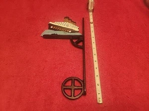 TITANIC CAST IRON WALL DECOR SIGN BRACKET - Picture 1 of 14