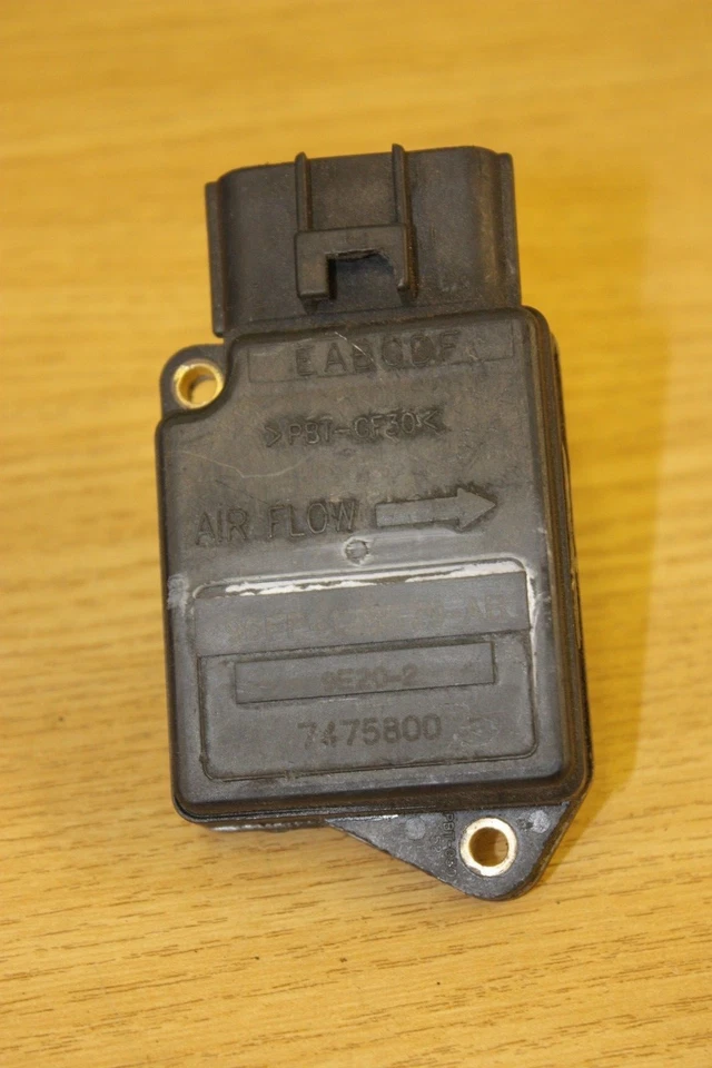 SENSOR DE FLUJO DE AIRE MASIVO FORD KA 1.3 GASOLINA MAF 96FP-12A579-AB 1996 - 2002 Foto 1 de 1