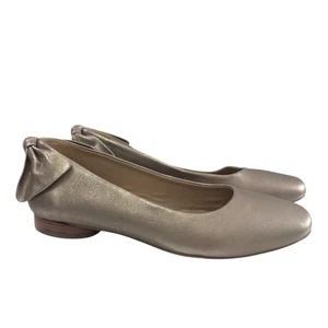 Zapatos planos Bernardo Eloise Bow platino cuero metálico envejecido talla 8,5 M - Imagen 1 de 18
