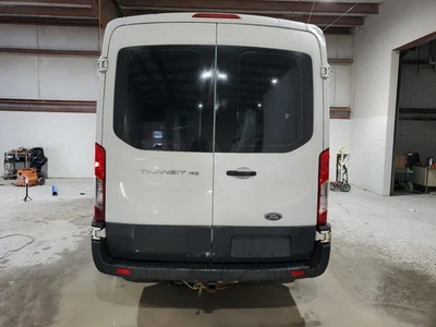 Conjunto de lanterna traseira direita usado serve: 2015 Ford Transit 150 Van roda traseira única - Imagem 1 de 4