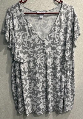 Liz Claiborne Plus 3X Rayon Blend V Neck Blouse Buttons Pleats Ruffle Floral  - Image 1 of 4