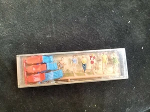 Set de Colección MERTEN Miniaturas 2361 Sun Bathers Alfombrillas Colchones de Aire en Caja - Imagen 1 de 4