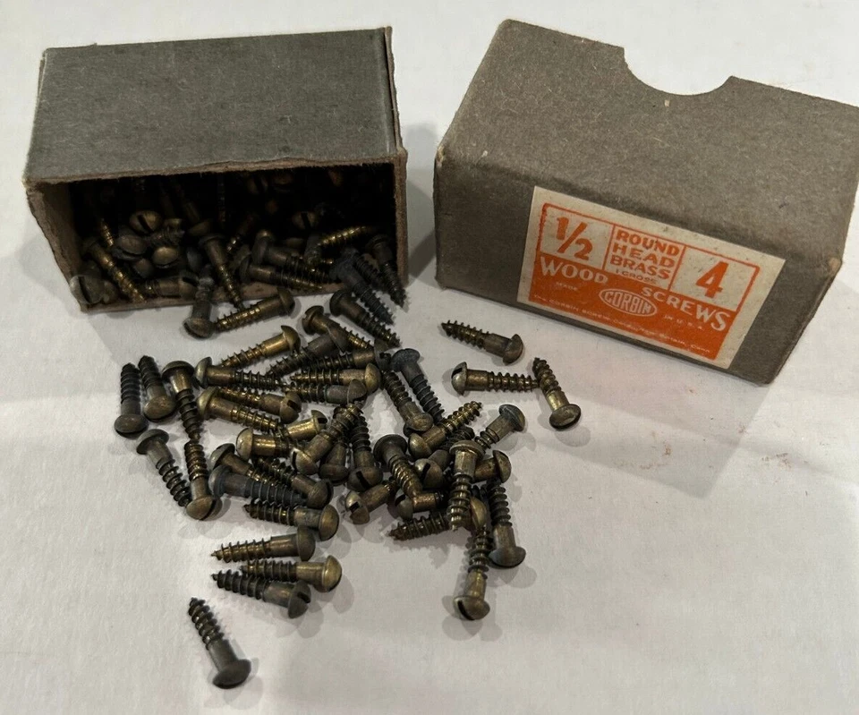12 Vintage 1/2" long #4 brass wood screws - Image 1 of 1