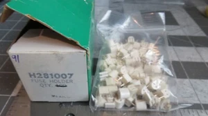 Lot x 91 LITTELFUSE - H281005 - Fuse holder. Bi-pin. 5Amp 125V - Picture 1 of 3