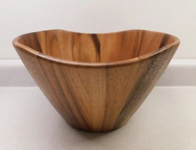 Деревянная салатница 11 x 12 ширина выше с одной стороны продолговатая, 7 дюймов в высоту - Изображение 1 из 4