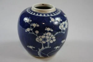 CHINESE EARLY 20th Century BLUE and WHITE GINGER JAR PLUM BLOSSOM - Bild 1 von 10