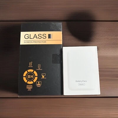 5000mAh Power Bank Magnetic Wireless Charger 14/15/16 Black With Privacy screen - Image 1 of 3