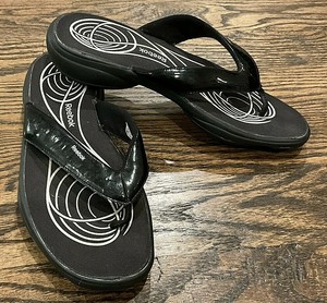 reebok thong sandals