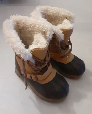 Bota de Trabajo Lugz Pato Resistente al Agua Niños 8* (ver notas) Foto 1 de 4