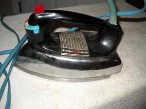 GE H3F63 Steam Iron, 1100 Watt, Adjustable, Working. S/N 812, Good Condition. - Picture 1 of 8